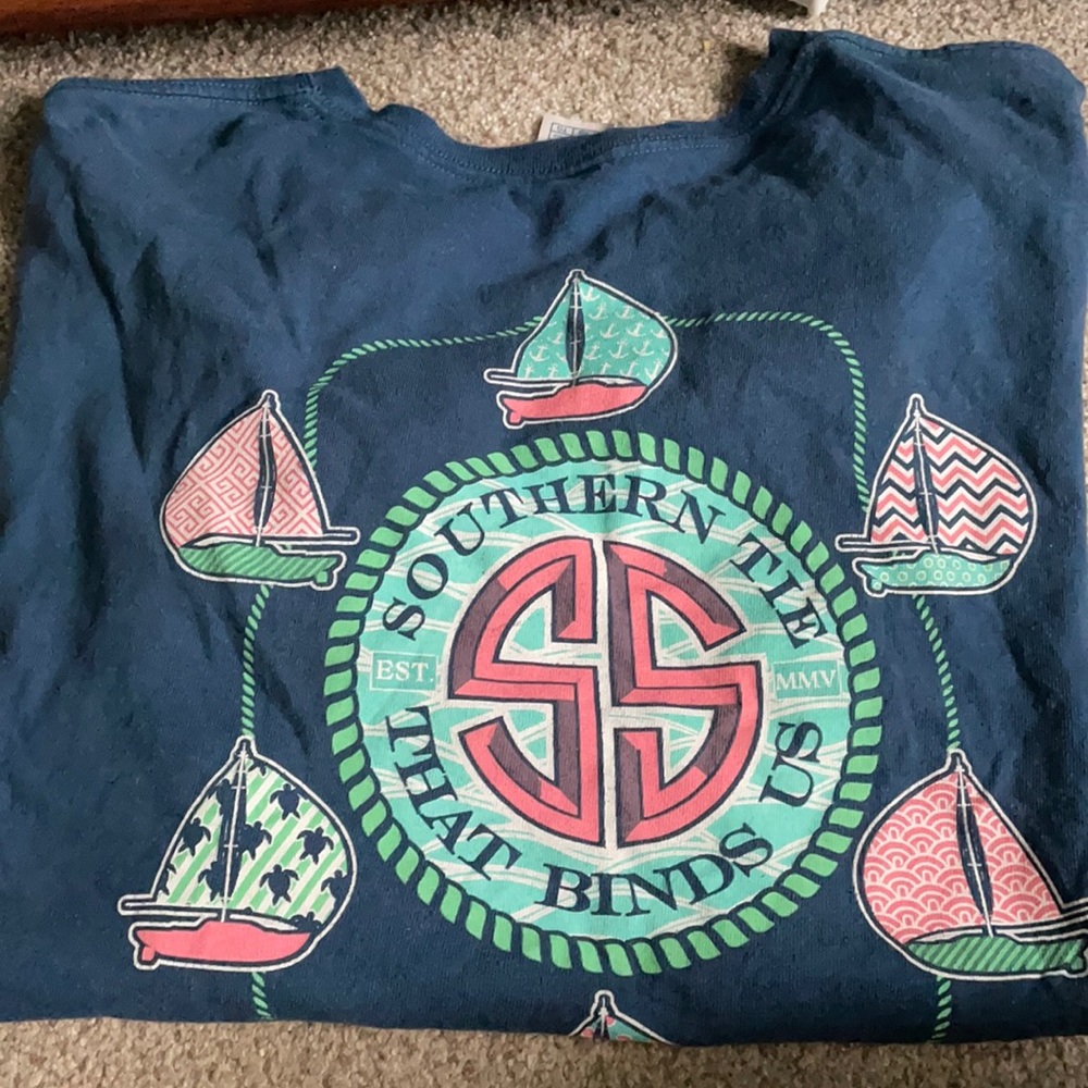 Tee shirt